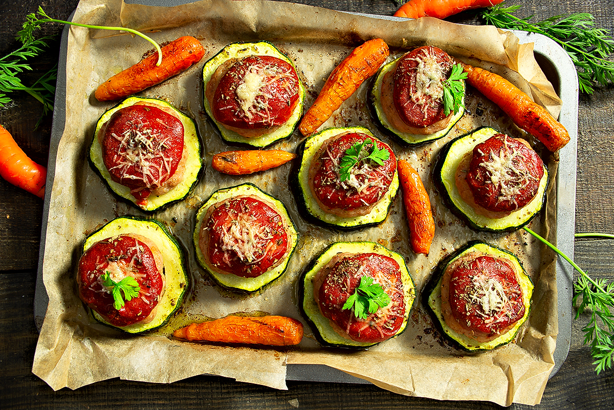 Кабачки с фаршем и сыром